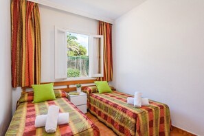 2 makuuhuonetta, silitysrauta/-lauta, ilmainen Wi-Fi, vuodevaatteet