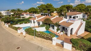 A residential area with villas named Villa Gavina, Villa Arena, and Villa Duna. - Arena 2 bedroom villa, Cala Blanca (Ciutadella de Menorca)