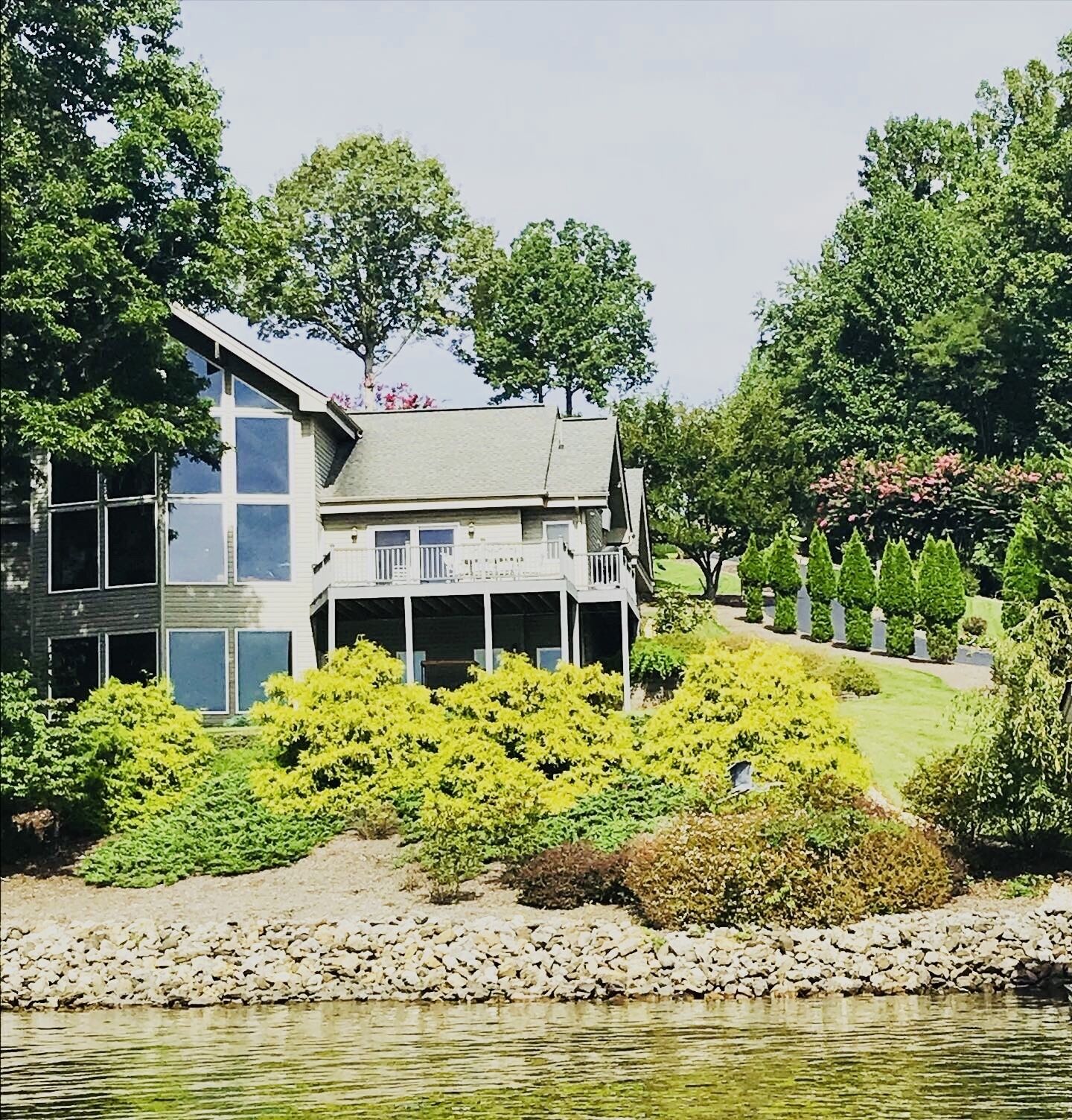 Paradise On The Lake