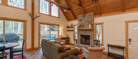 Smart TV, fireplace, DVD player