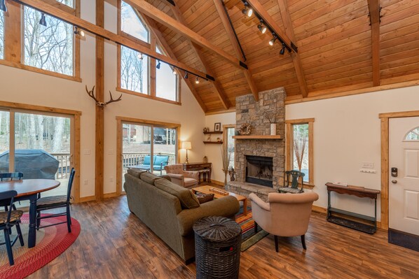 Smart TV, fireplace, DVD player