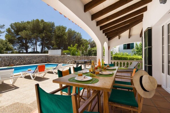 Outdoor dining