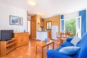 TV - Duna 2 bedroom villa, Cala Blanca (Ciutadella de Menorca)