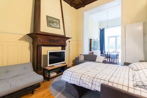1 bedroom, WiFi - Spacious apartment in st Gilles close to Châtelain (Bruxelles)