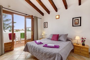 4 chambres, fer et planche à repasser, Wi-Fi gratuit, draps fournis