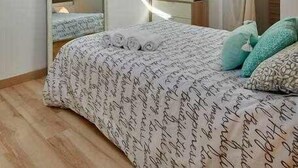 1 habitación, tabla de planchar con plancha, cuna de viaje y wifi 