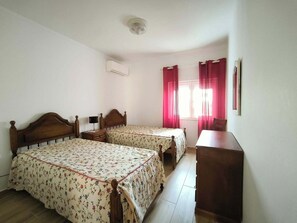 2 bedrooms, iron/ironing board, travel crib, free WiFi