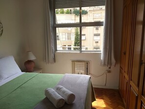 2 habitaciones, decoración personalizada y muebles diferentes 