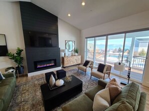 スマートテレビ、暖炉