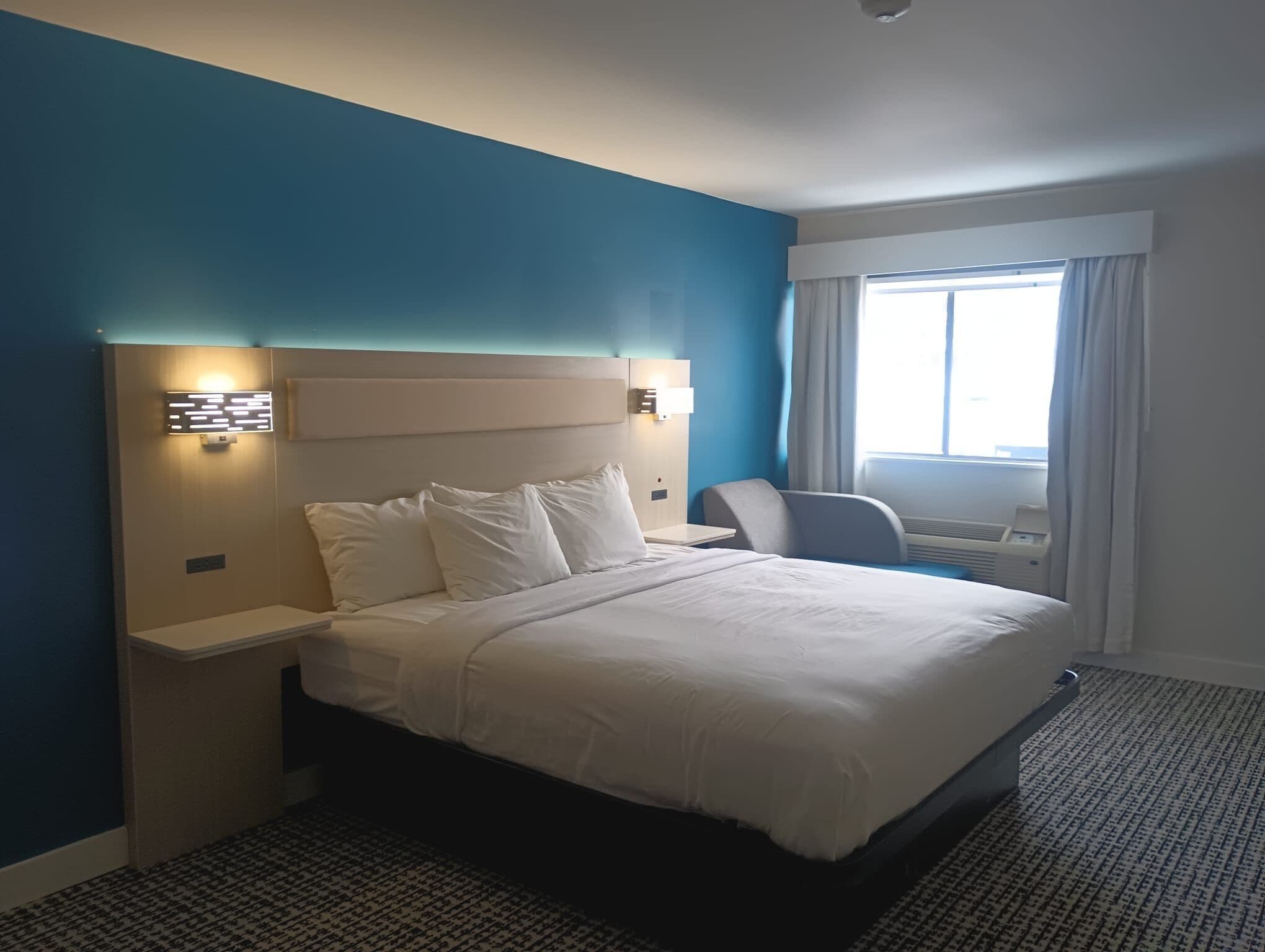 Quarto, 1 cama King, para não fumantes | Escrivaninha, Wi-Fi de cortesia, roupa de cama