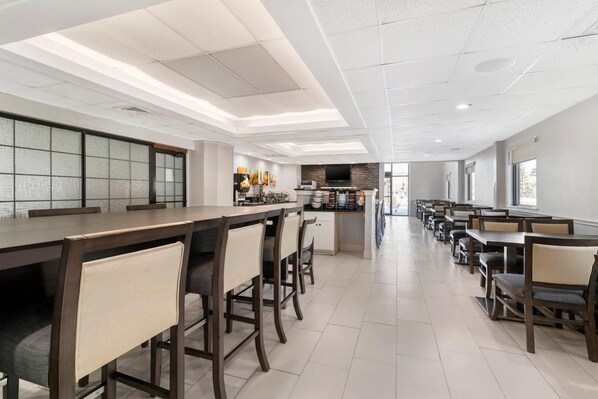 Free daily continental breakfast  - Heritage House Inn on Cape Cod, an Ascend Collection Hotel (Hyannis)