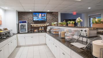 Free daily continental breakfast