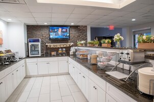 Free daily continental breakfast