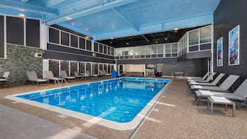 Una piscina cubierta