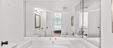 Douche, serviettes fournies