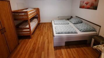 2 bedrooms, WiFi, bed sheets