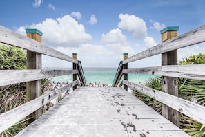 Beach nearby, sun-loungers, beach towels