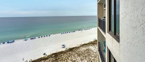 ビーチ、ビーチパラソル