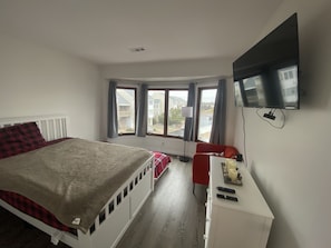 2 chambres, bureau, accès au Wi-Fi (inclus), literie fournie
