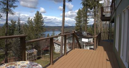 Hayden Lake Retreat I Peaceful Lake Views, Private Deck & Free Parking