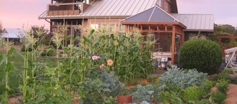 New True Country Craftsman