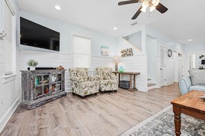 Smart TV, DVD player - Sea Philosphy * Pet Friendly & Private Pool (Destin)