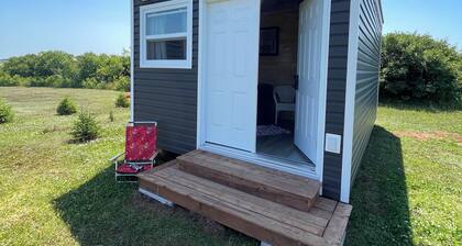 The Homestead, in Bedeque, waterview beach house and hot tub cabin