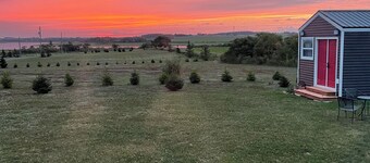 The Homestead, in Bedeque, waterview beach house and hot tub cabin