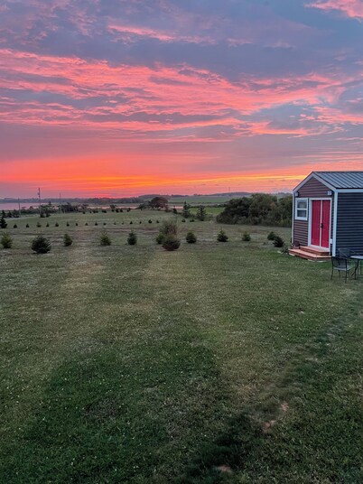 The Homestead, in Bedeque, waterview beach house and hot tub cabin
