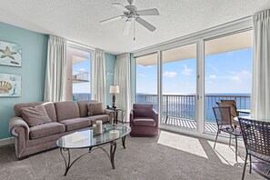 Télévision, table de tennis de table