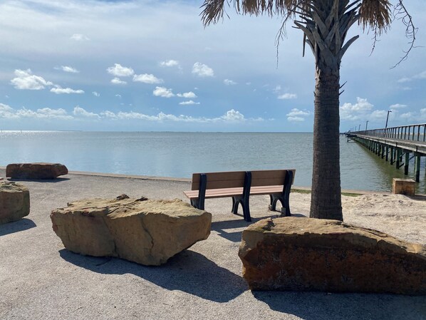 Beach nearby, sun loungers, beach towels