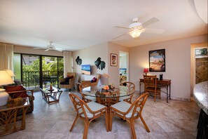 Smart TV, books - Best Beaches! Remodeled End Unit for Luxury and Privacy (Kihei)