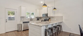 THE ALAMO HOUSE King size bed Fast internet!