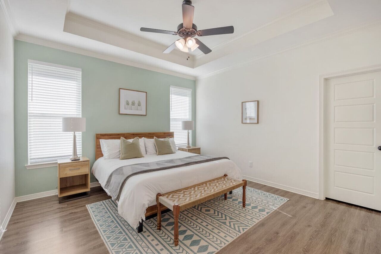 4 bedrooms, desk, iron/ironing board, free WiFi