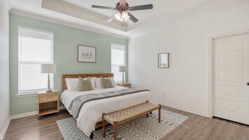 4 bedrooms, desk, iron/ironing board, free WiFi