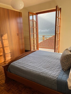 2 chambres, fer et planche à repasser, Wi-Fi gratuit, draps fournis