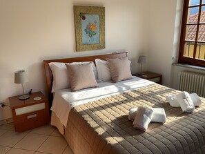 2 soverom, strykejern/-brett, wi-fi (inkludert) og sengetøy