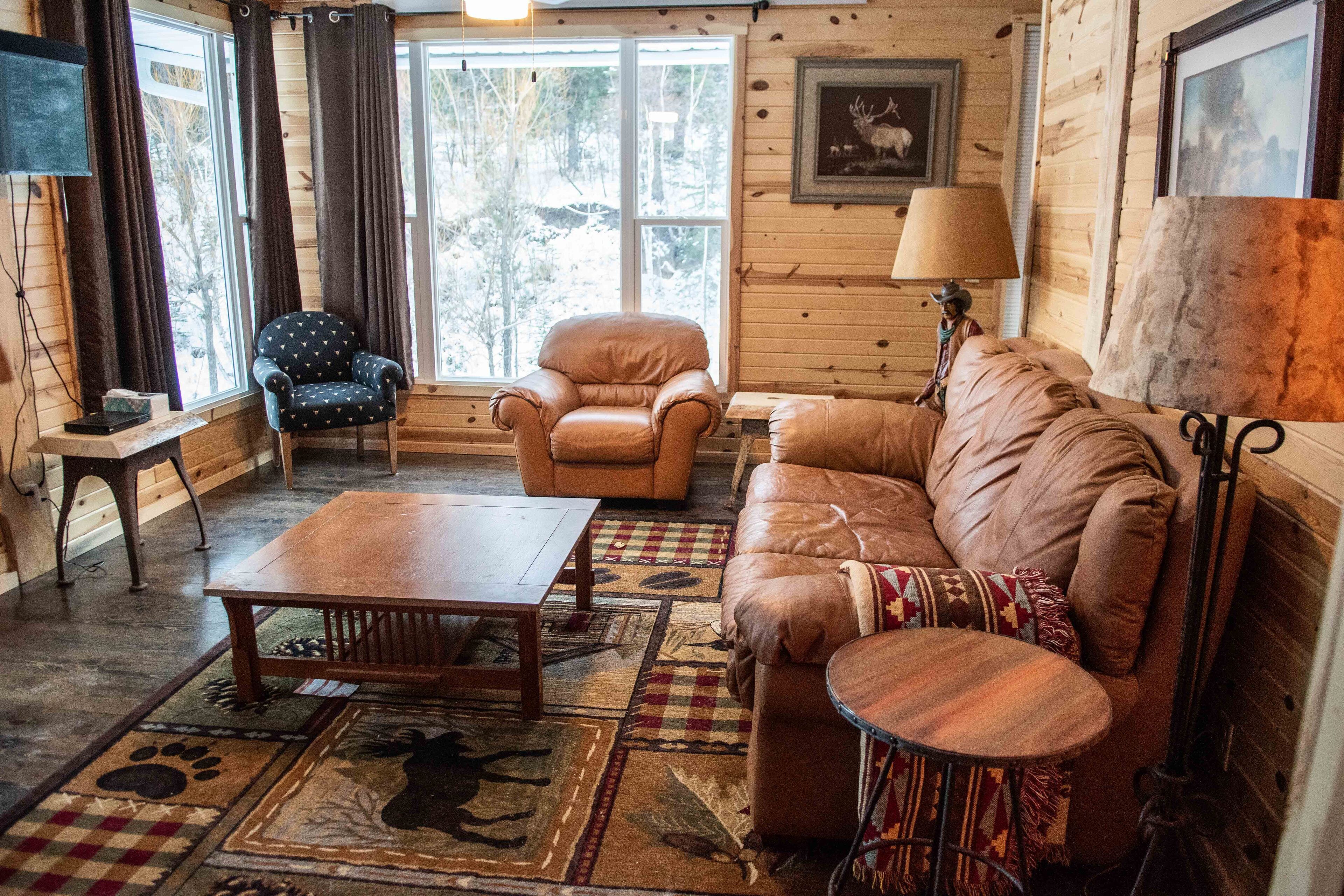 Creekview Suite at Tanager Brook Inn in the Heart of Black Hills by Mt. Rushmore
