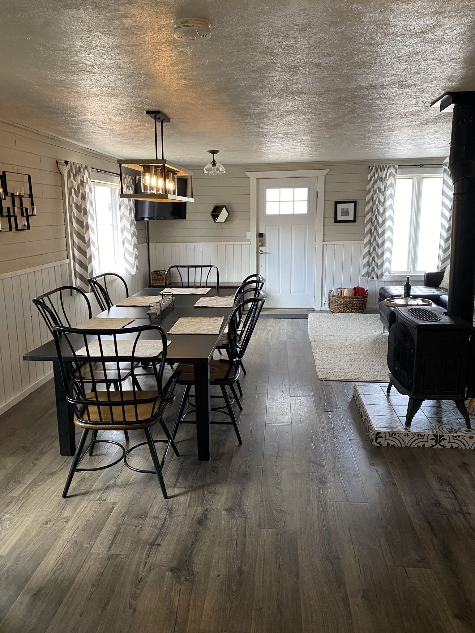 Cozy Buena Vista Cottage near Downtown STR-139