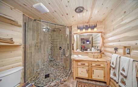 Shower, hair dryer, towels, soap. Happy Days and Nights - Bear's Den