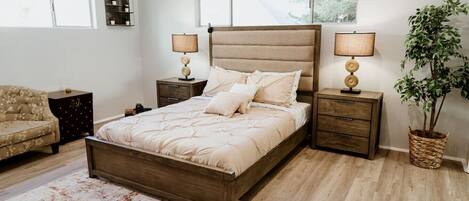 2 habitaciones, escritorio, tabla de planchar con plancha y wifi gratis