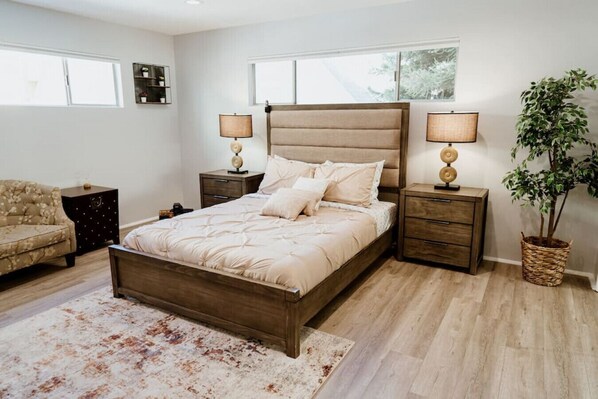 2 bedrooms, desk, iron/ironing board, free WiFi