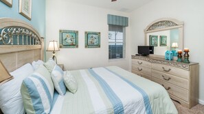 6 habitaciones, tabla de planchar con plancha y acceso a internet