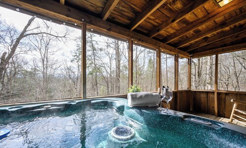 Secluded, Yet Convenient to All Attractions!