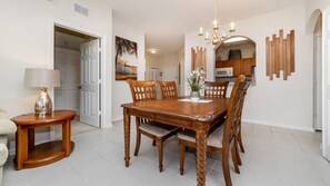 Dining - 5 Star Condo on Windsor Hills Resort, Orlando Condo 4781 (Orlando)