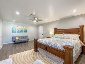 5 Schlafzimmer, Bügeleisen/Bügelbrett, Reisekinderbett, kostenloses WLAN