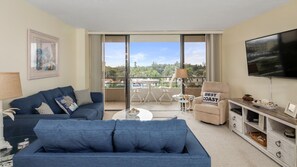 TV - Rent the Perfect 2 Bedroom Apartment on The Anchorage, Siesta Key Apartment 1016 (Siesta Key)