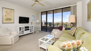 TV - Luxury 5 Star Apartment on The Anchorage, Siesta Key Apartment 1018 (Siesta Key)