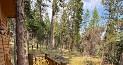 Gated Luxury Queen Bed Cottage Sleeps 2 Air Conditioning Kitchenette EV Charger