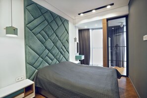 2 bedrooms, desk, iron/ironing board, travel cot - Nalbandyan unique apartment in Yerevan Downtown (Yerevan)